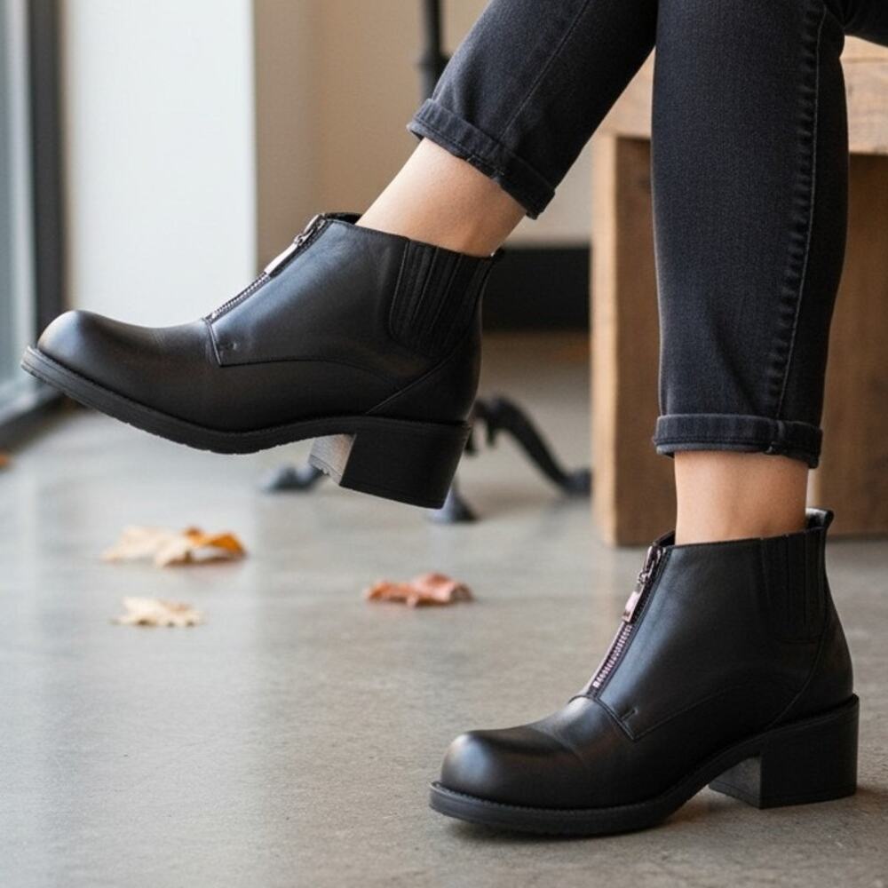 Vintage Y2K Canyon River Blues Women 9M Black Leather Front Zip Ankle Boots